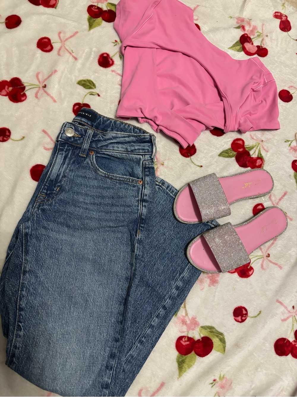 Aeropostale High-Rise Jeans in Medium Blue Wash